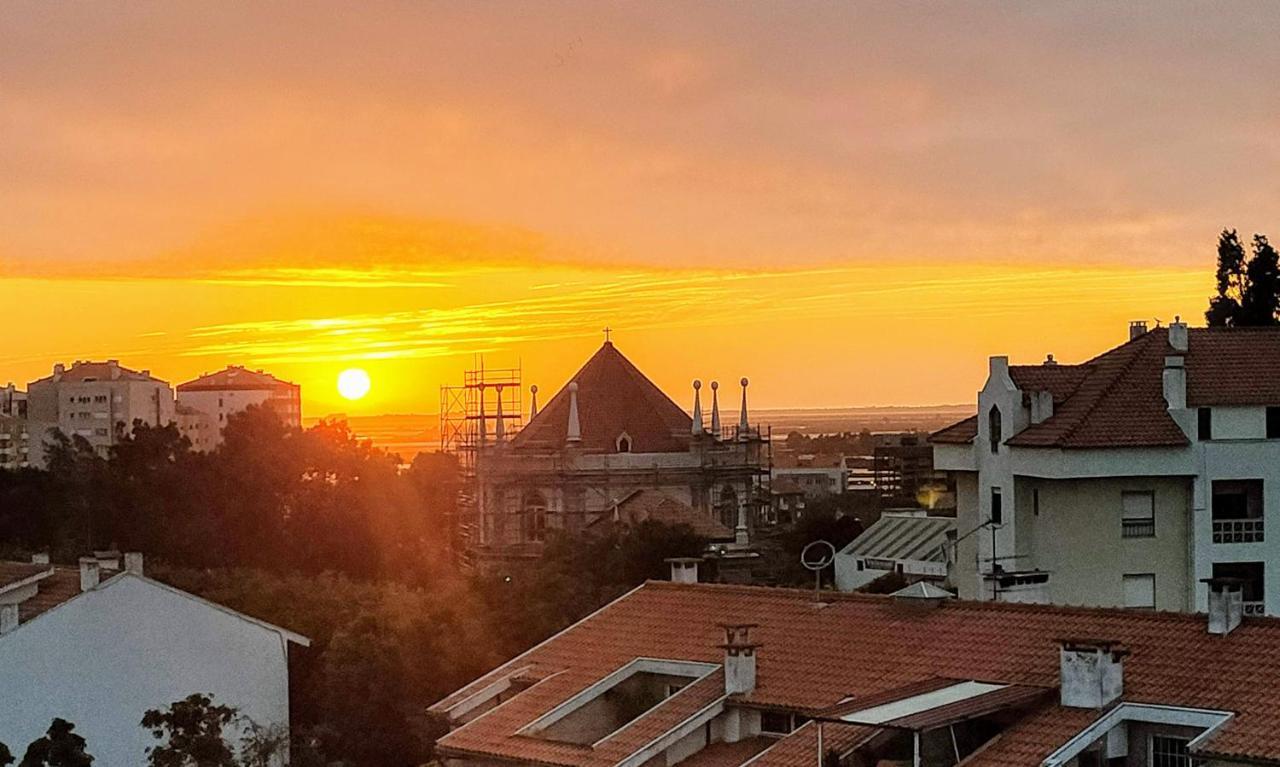 Yellow House Aveiro Smart Tv And Garage 外观 照片